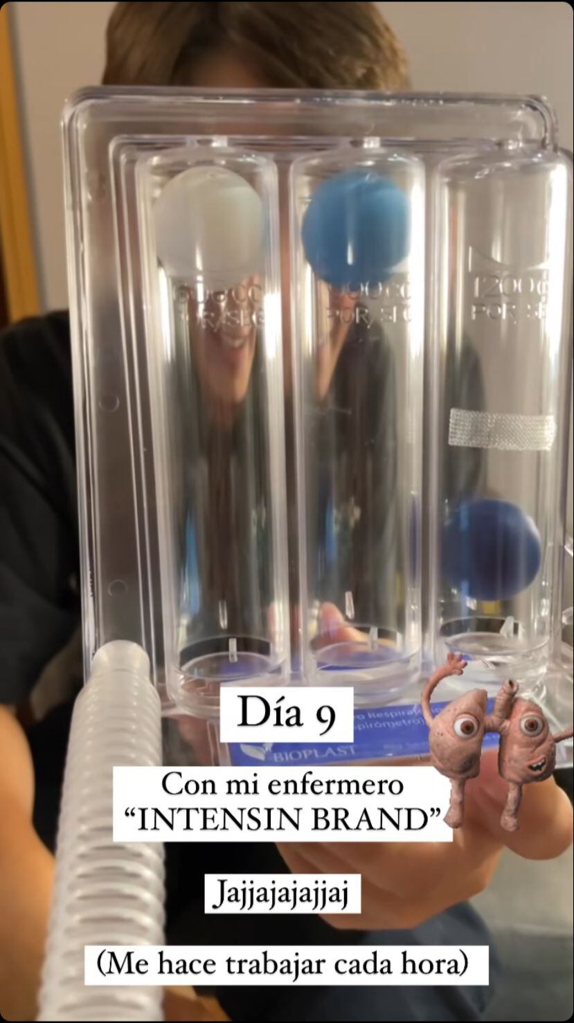 Hijo de Claudia Bahamón cuidándola