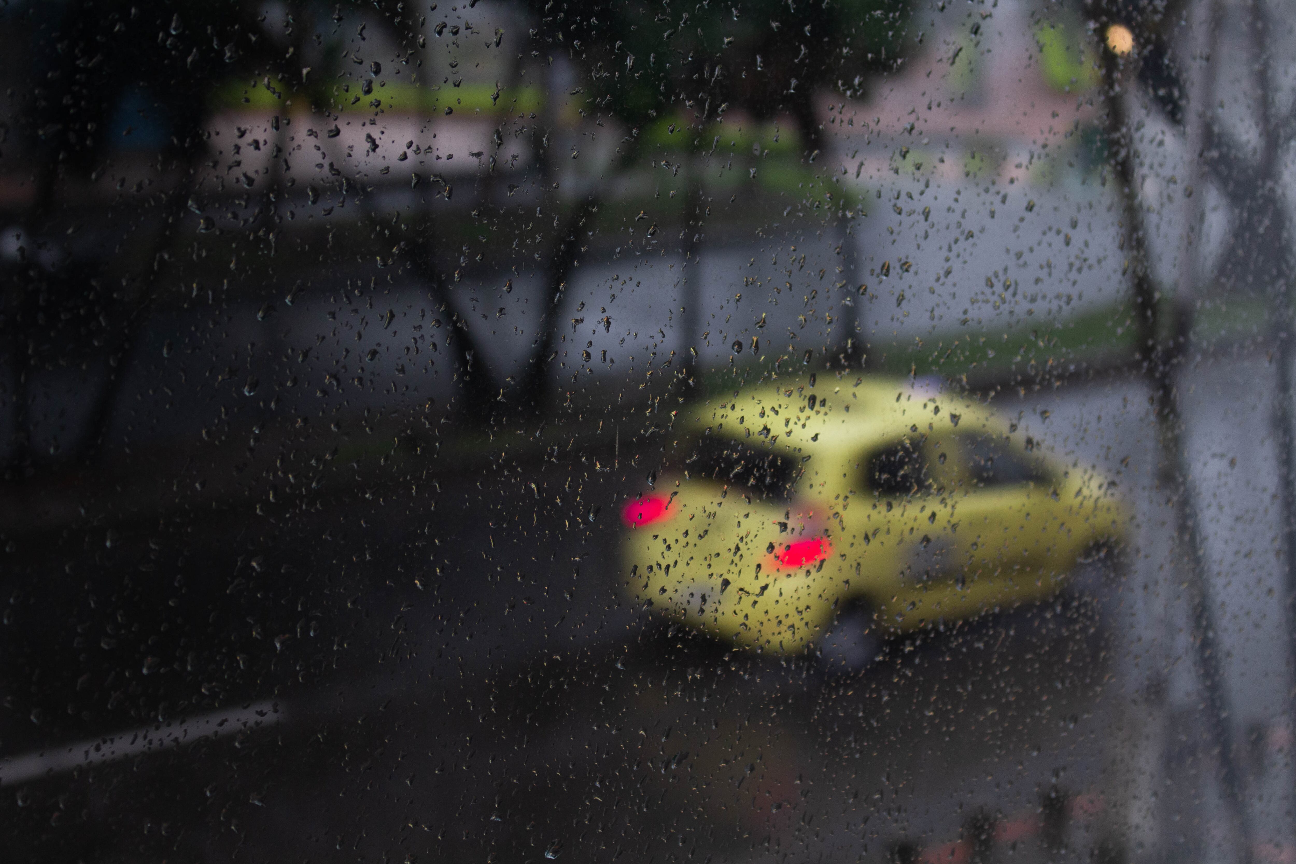 El boletín oficial advierte nubosidad persistente y precipitaciones con actividad eléctrica en varias ciudades y regiones del país durante las próximas 24 horas.