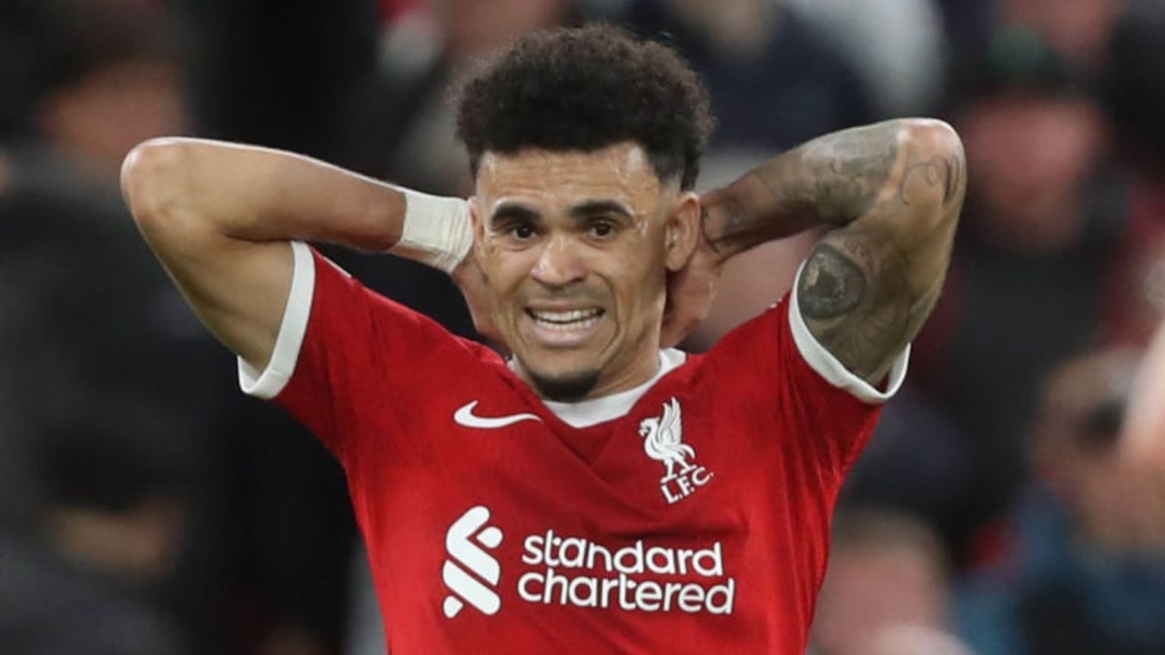 Movimiento de Liverpool con Luis Díaz.