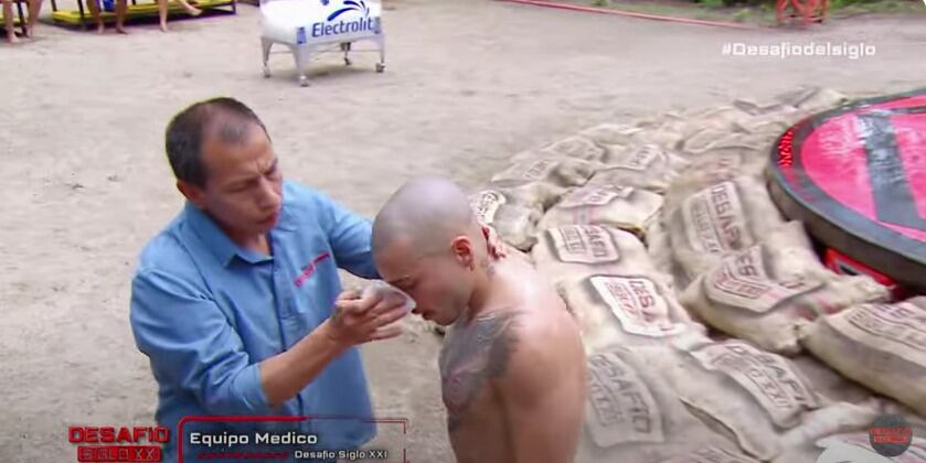 Integrante de Omega fue atendido por los paramédicos del Canal Caracol.