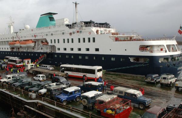 Actualmente, en temporada de cruceros, se recibe a más de 40.000 turistas de los cuales unos 8.000 pasan varias noches en la isla.