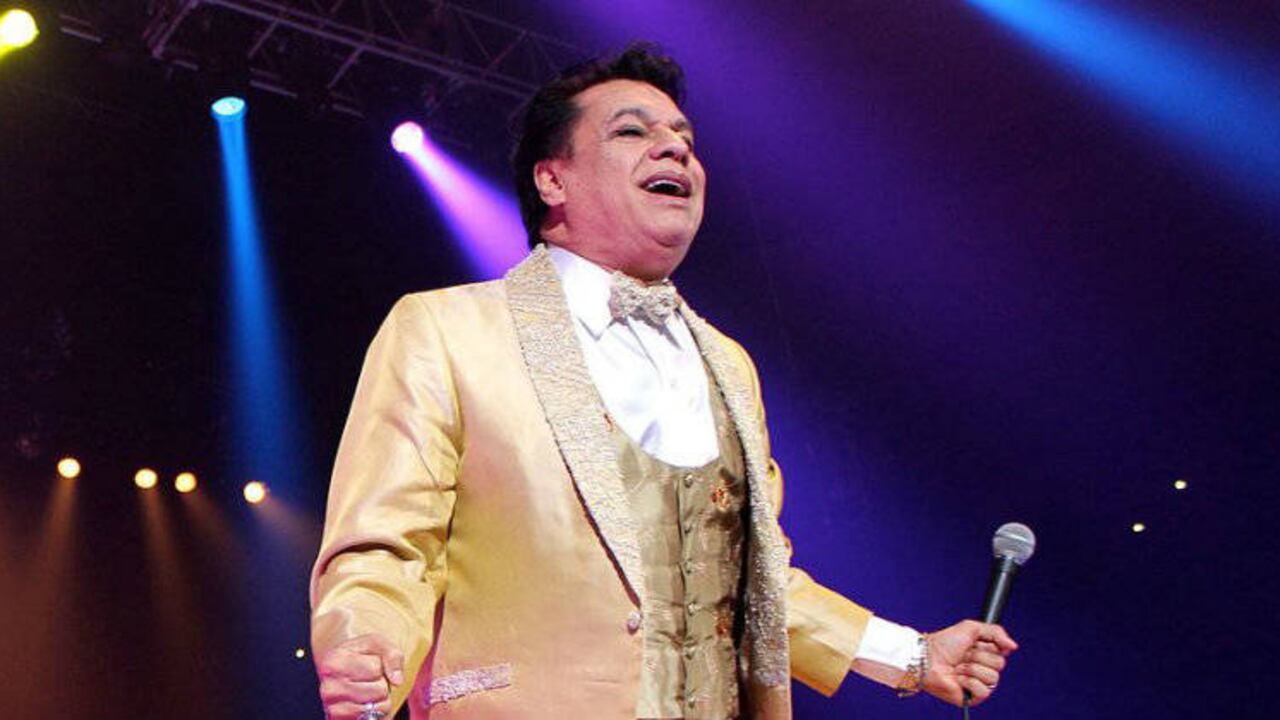 El canntautor mexicano vendió 50 millones de copias junto a Rocío Dúrcal.