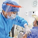 Esta fue la primera jornada de vacunación de la Nueva EPS en Popayán. Su presidente, José Fernando Cardona, dice que se preparan para inmunizar a domicilio en casos que lo ameriten.