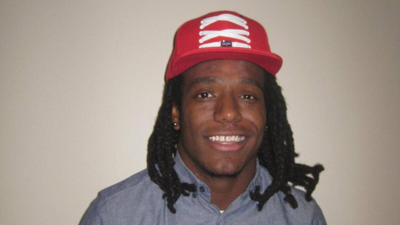 El hombre se encuentra desaparecido desde el sábado, 16 de septiembre, y es el principal sospechoso por la muerte de su madre.