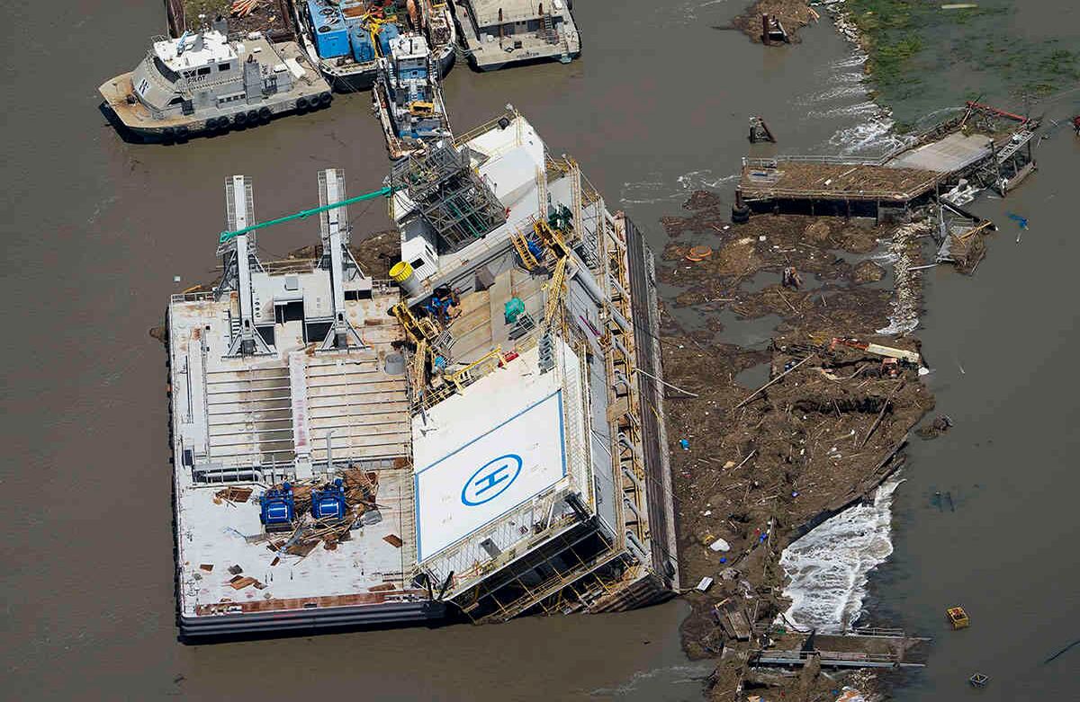 Un edificio se inundó el jueves 27 de agosto de 2020, después de que el huracán Laura pasara por el área cerca de Lake Charles, Luisiana. Foto: David J. Phillip / AP 