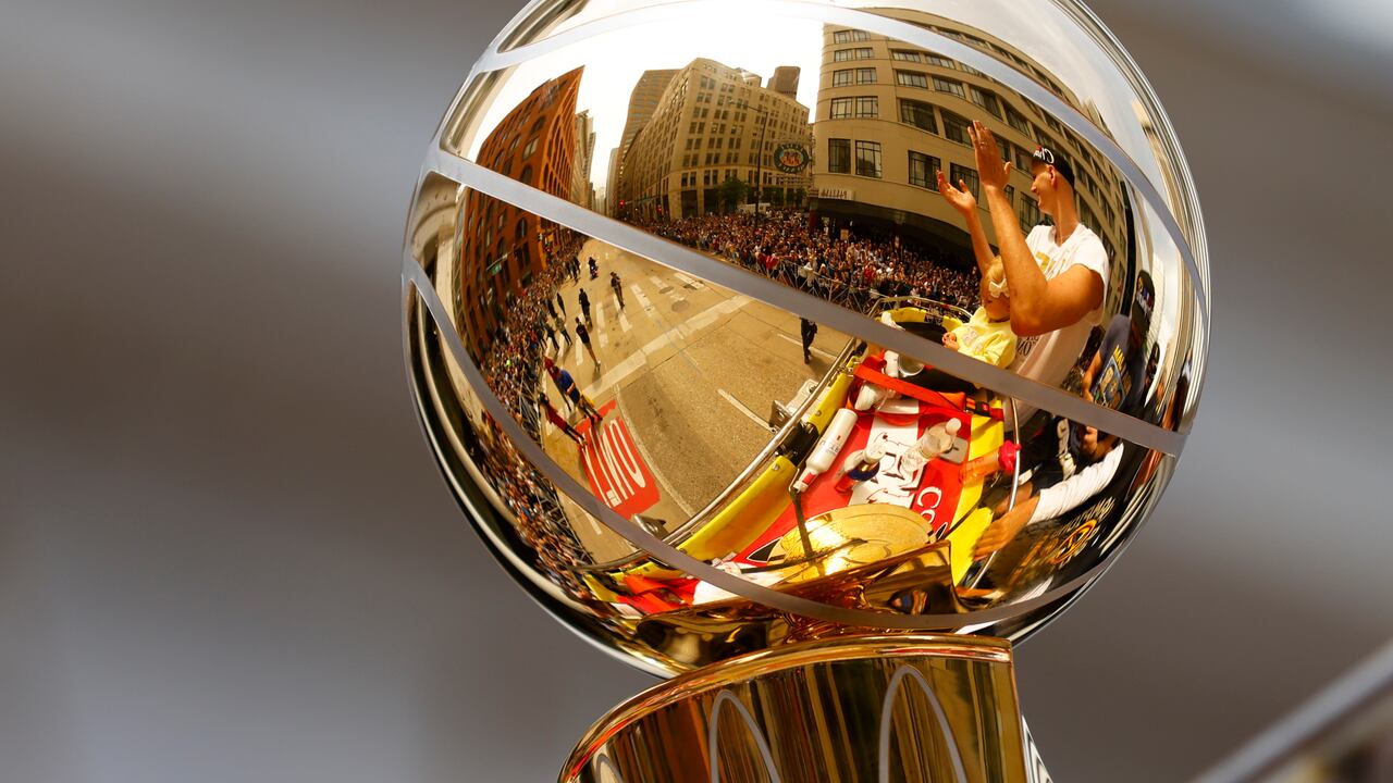 Este es el trofeo de la NBA que levantará el ganador de la gran final, entre Oklahoma City Thunder e Indiana Pacers.