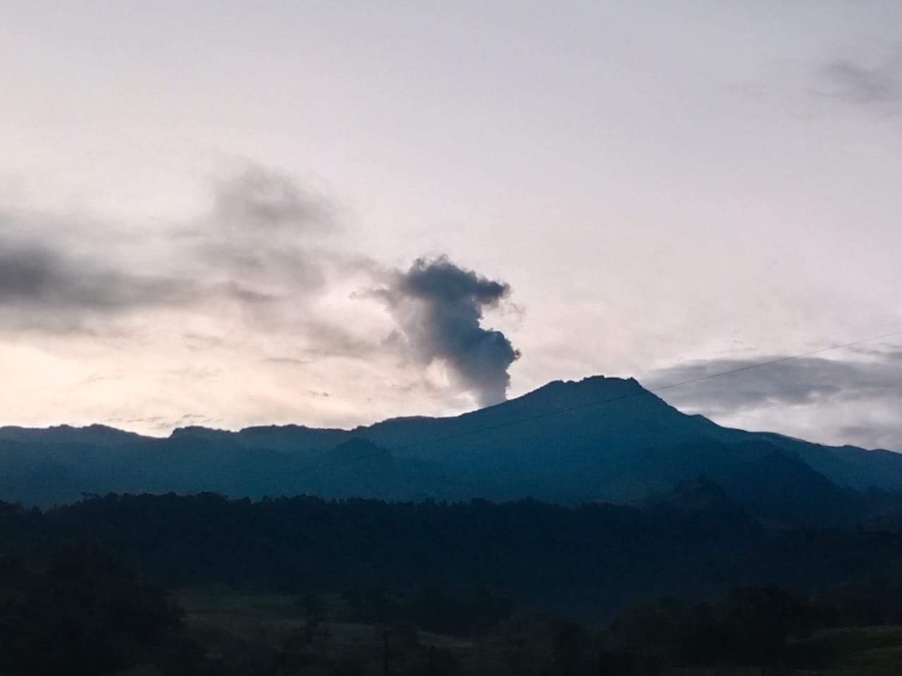 Ciudadanos afirman que se han tenido algunas emisiones de ceniza