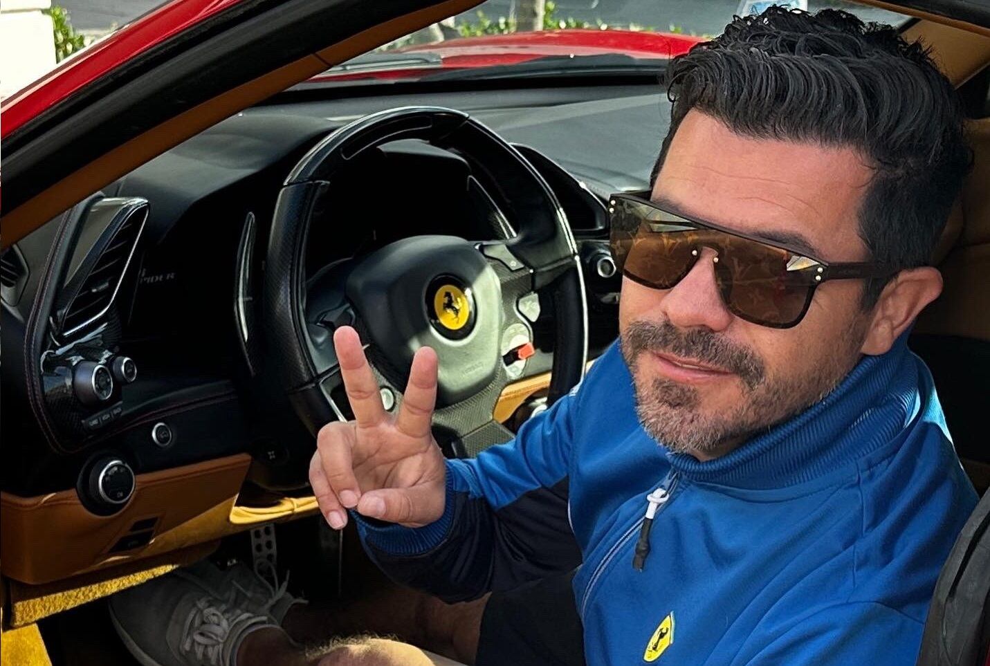 Piter Albeiro es el dueño de una exclusiva colección de vehículos.