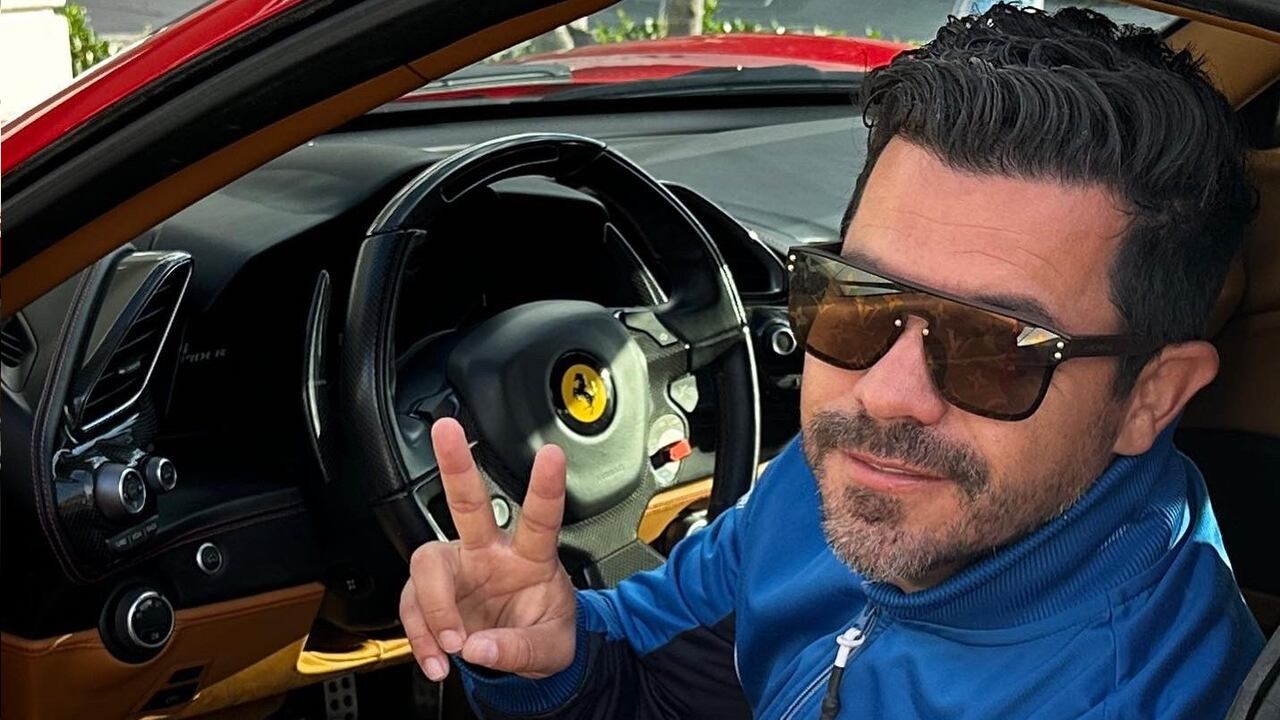 Piter Albeiro es el dueño de una exclusiva colección de vehículos.