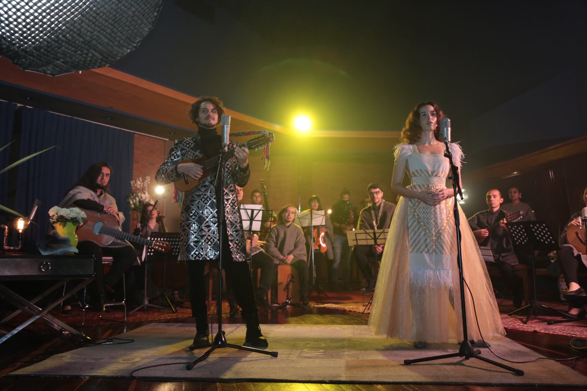 La agrupación colombiana, Monsieur Periné.