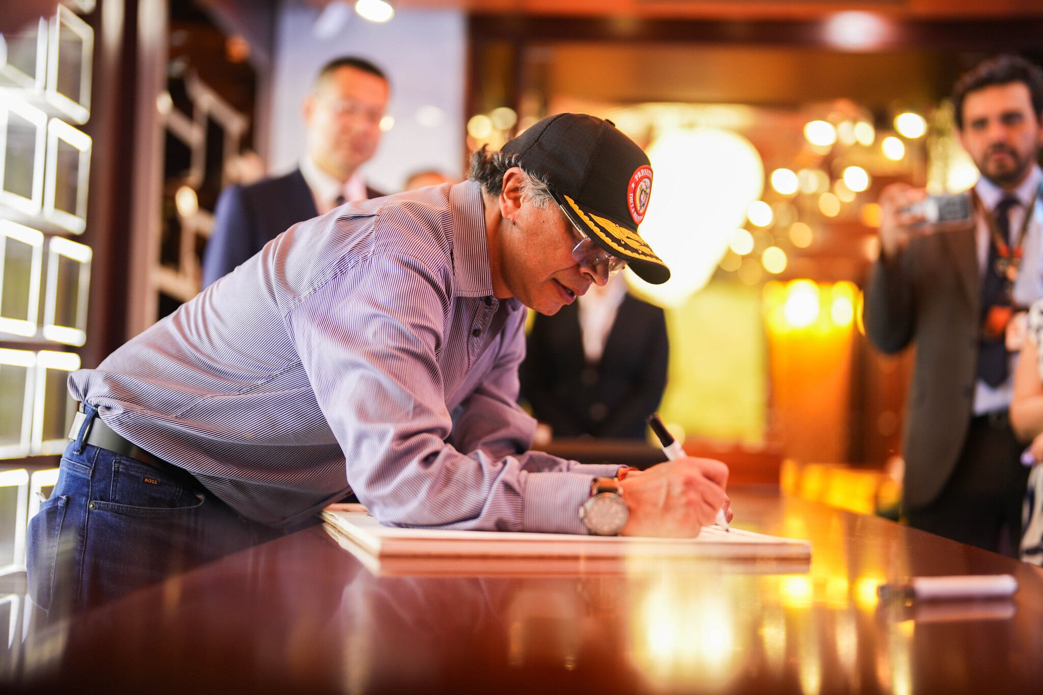 El presidente, Gustavo Petro, en La Gran Muralla China, en Huairou, China, el 12 de mayo de 2025