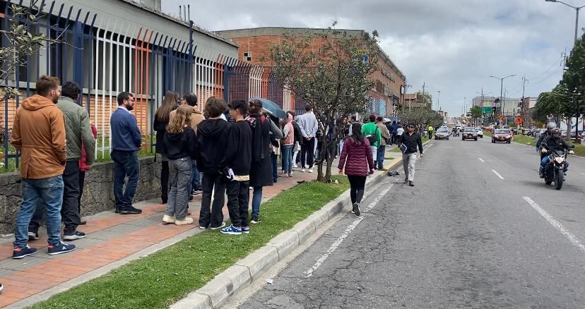 “Las familias bajo ataque”, fue la ovacionada conferencia de Agustín Laje en Bogotá