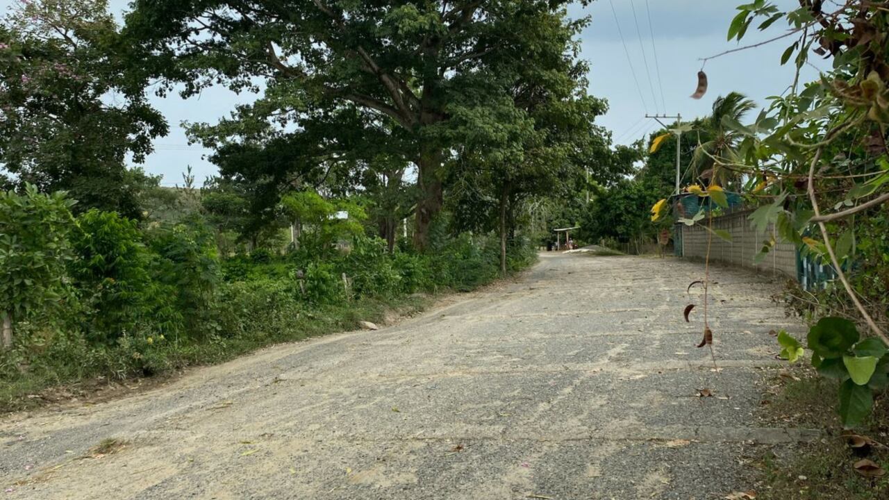 Así está la vía que comunica a Tierralta con Urrá.