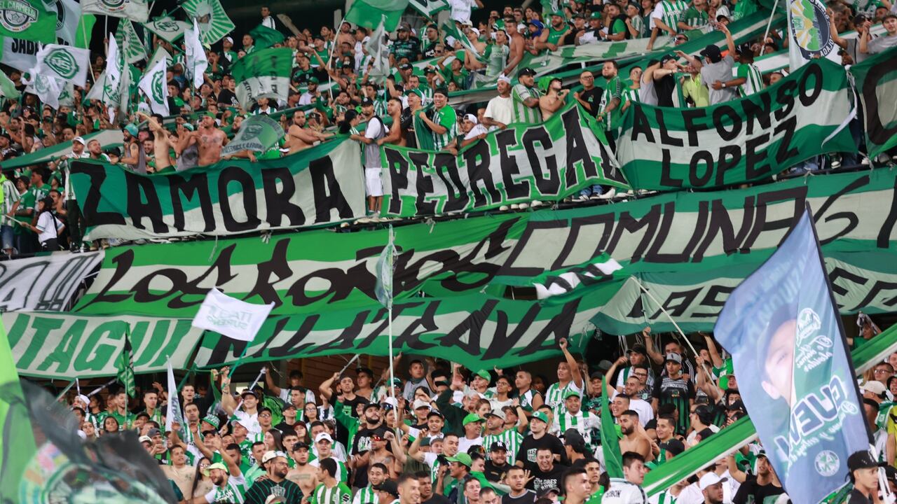 Hinchada de Atlético Nacional en el Atanasio Girardot de Medellín.
