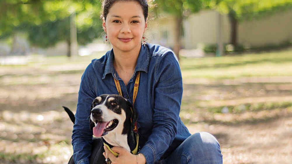 Angélica Arias es una de las estudiantes que hacen parte del grupo Guardianes Caninos.