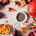 Actualmente una dieta sana y equilibrada, incluye alguno o varios de los siguientes alimentos: chia, cúrcuma, bimi, acai, jengibre, maca, kimchi.
