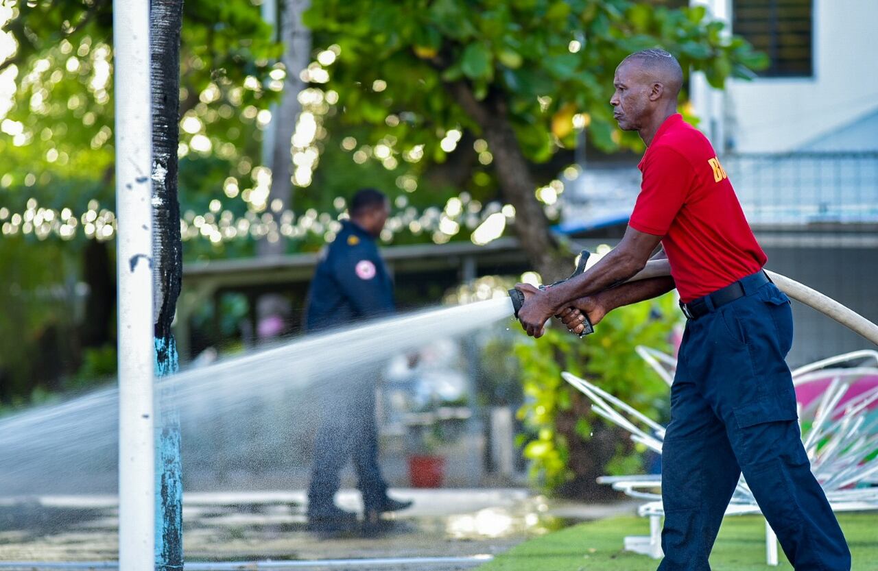 Las cuadrillas de limpieza tienen un impacto gigante, pues cada mañana limpian las playas y tratan el sargazo. La meta es realizar un trabajo conjunto para garantizar espacios limpios y saludables.