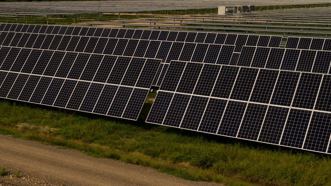Paneles solares en Colombia.