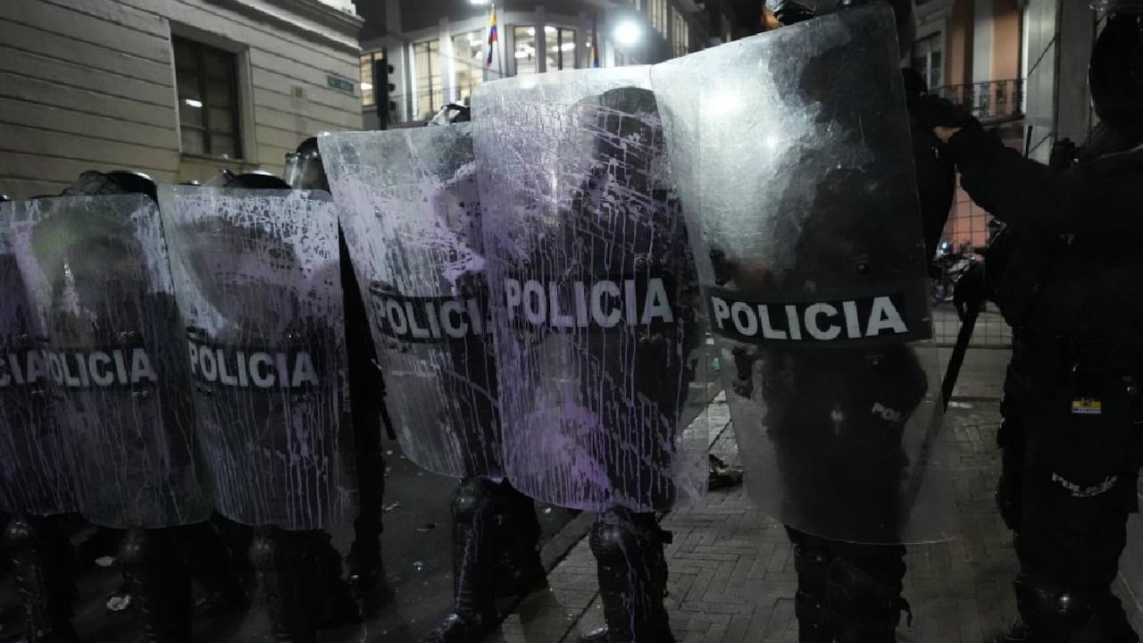 HRW pide investigar casos de abuso policial durante marchas del Día de la Mujer en Quito y Guayaquil.