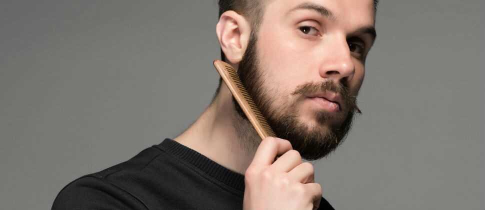 La sábila actúa como un elixir de hidratación, el cual ayuda al cuero cabelludo, las hebras y la barba.