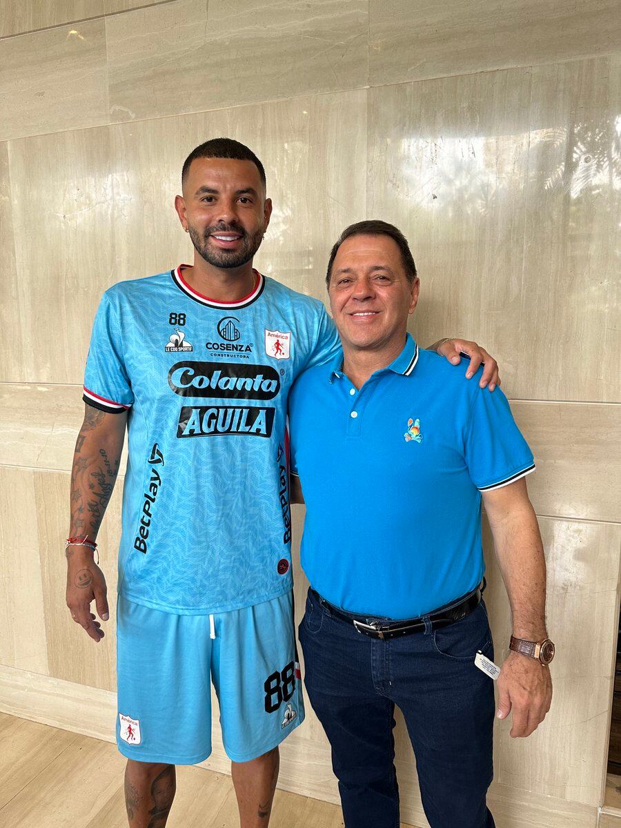 Edwin Cardona junto a Tulio Gómez