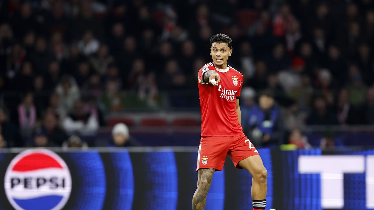 AMSTERDAM - Richard Rios of SL Benfica during the Champions League match between AFC Ajax and SL Benfica at the Johan Cruijff ArenA on November 25, 2025, in Amsterdam, Netherlands. ANP | HOLLANDSE HOOGTE | MAURICE VAN STEEN (Photo by ANP via Getty Images)