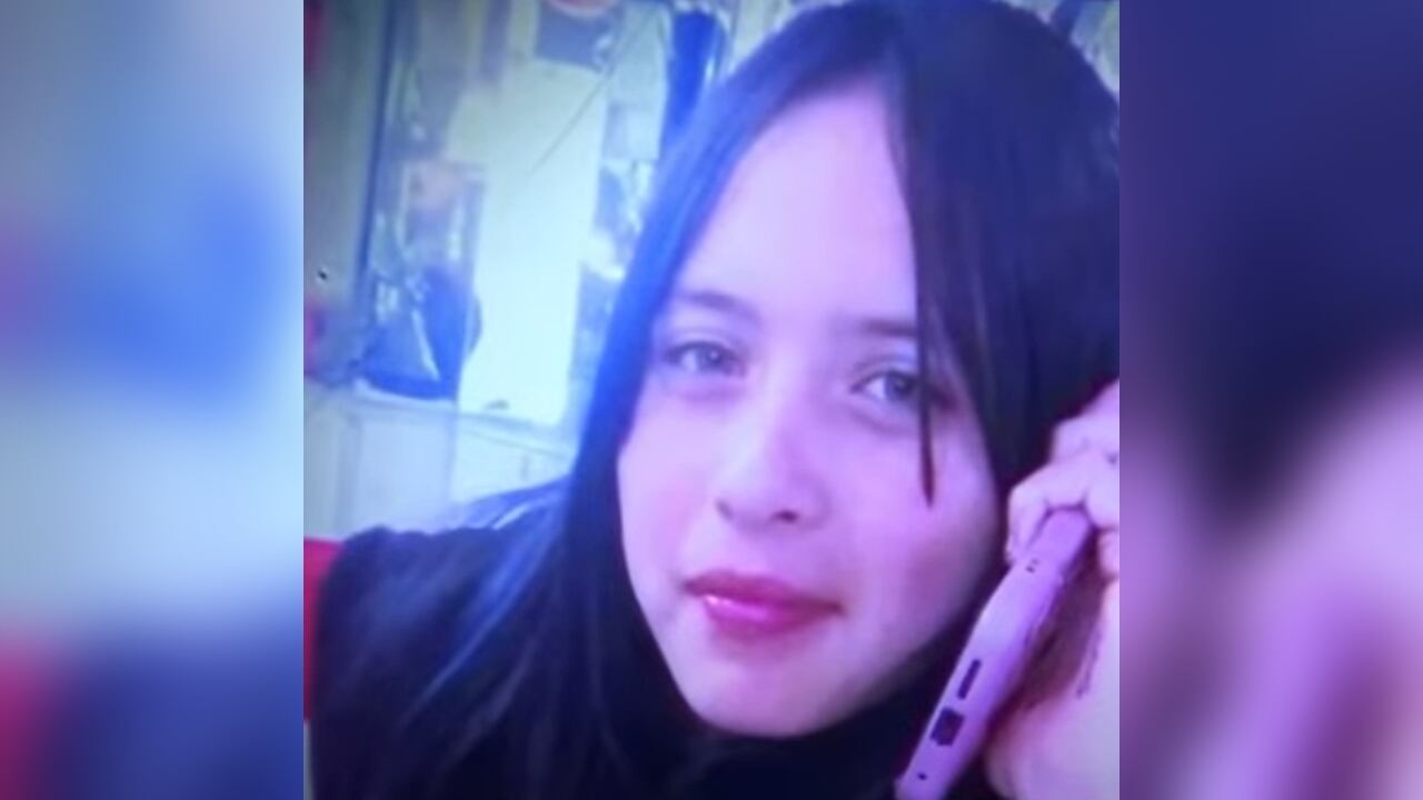 La niña se subió en la moto de, al parecer, un desconocido.