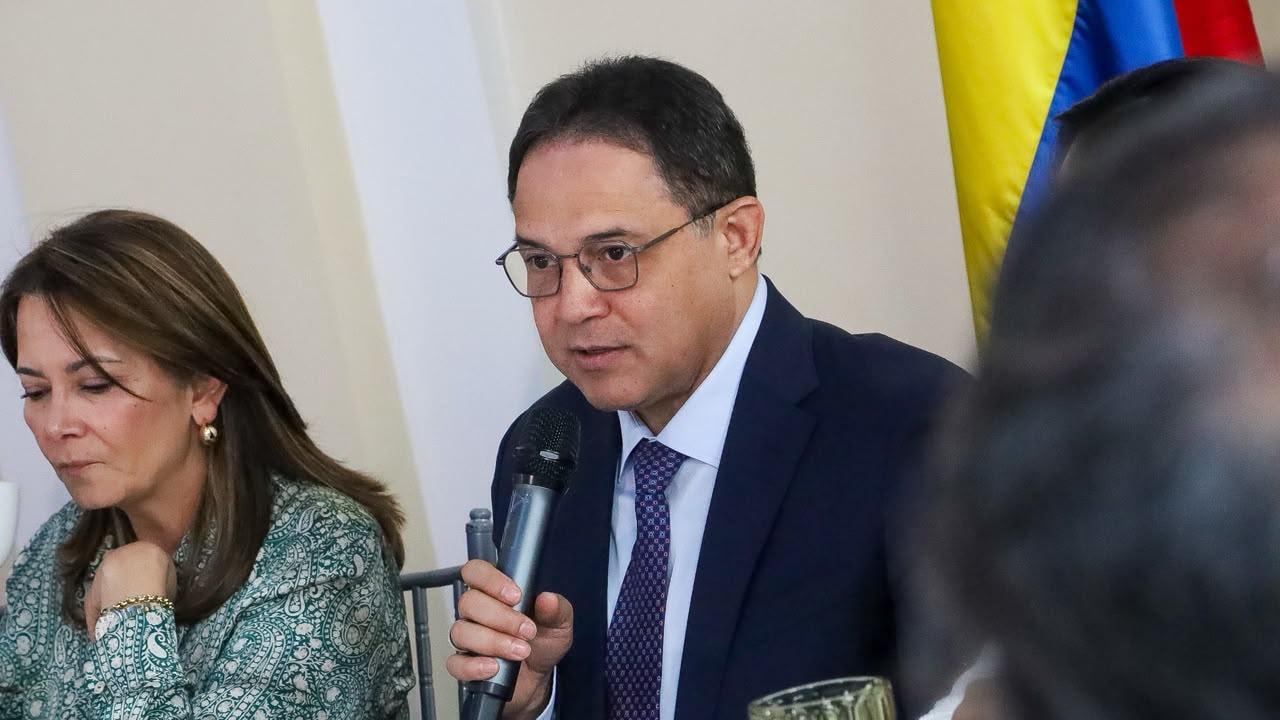 La ministra de Salud, Ana María Vesga, anunció lo que será el aumento de la UPC para 2027.
