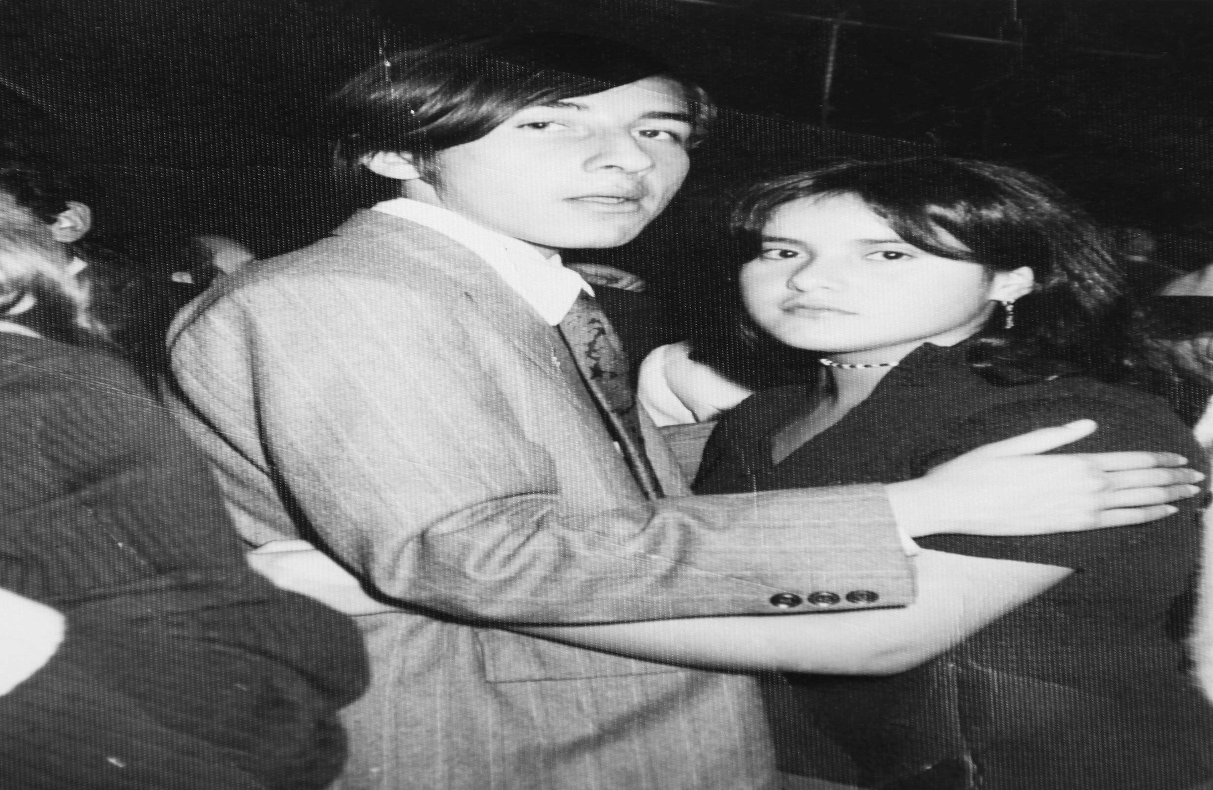 Cuando era uno de los mejores alumnos del Colegio Mayor de San Bartolomé, se ennovió con Claudia Beltrán, la hermana de su mejor amigo. Él tenía 15 años y ella, 13.