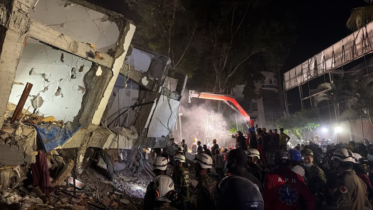 Labores de búsqueda y rescate en Cali.