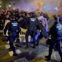 La policía se enfrenta a manifestantes en España