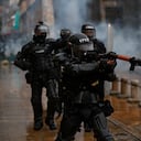 Enfrentamiento entre el Esmad y manifestantes en la plaza de Bolivar
