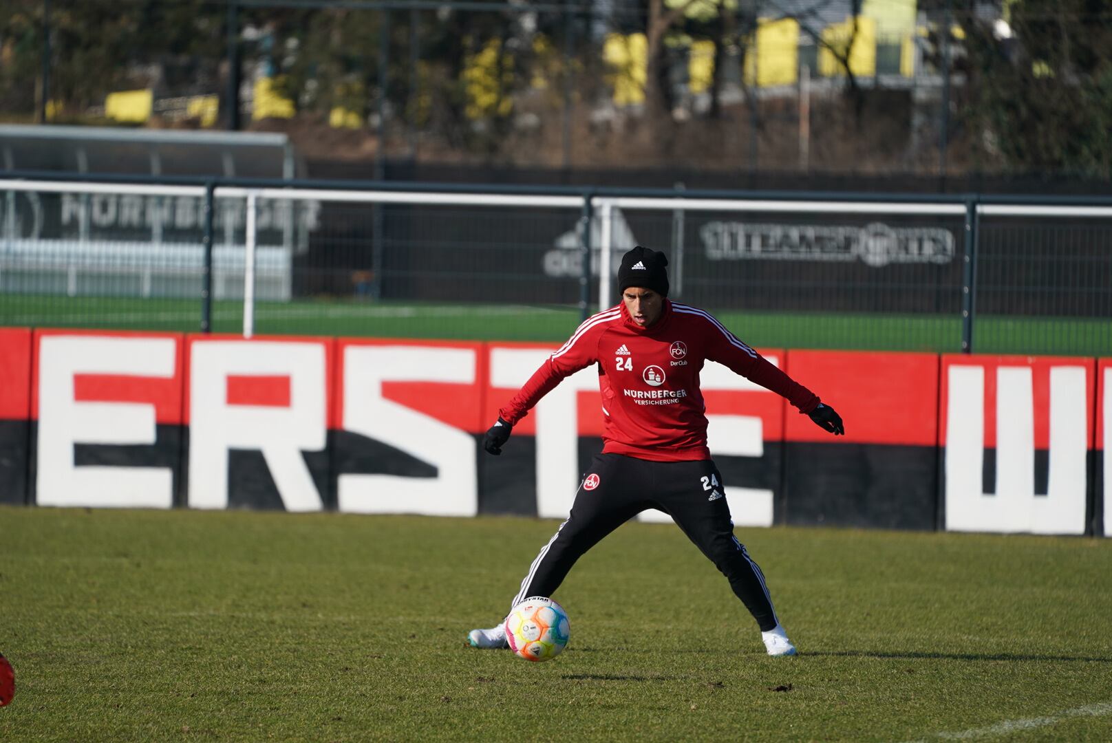 Gustavo Puerta sumó su primer entrenamiento en Alemania.