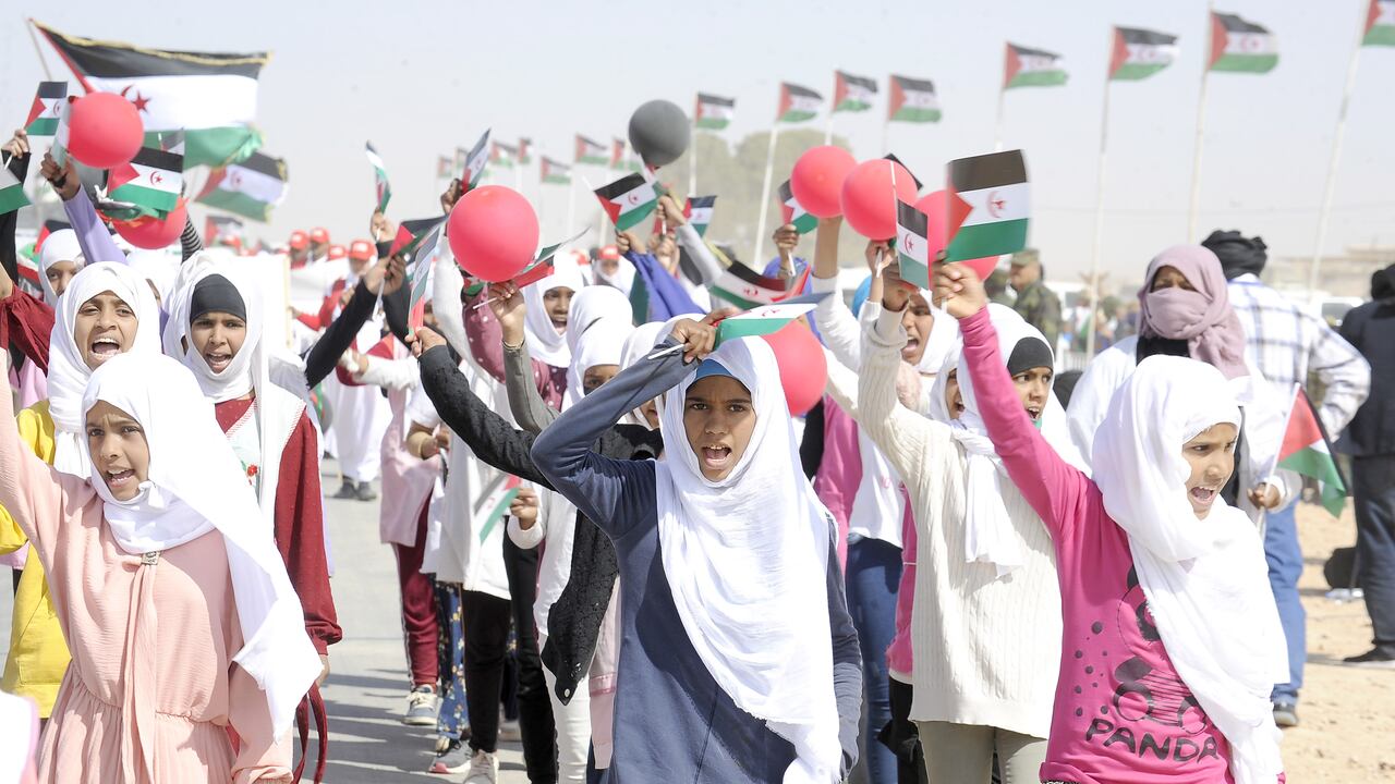 En mayo pasado, las mujeres del Sahara Occidental celebraron los 50 años del Frente Polisario que lucha por la liberación del territorio.