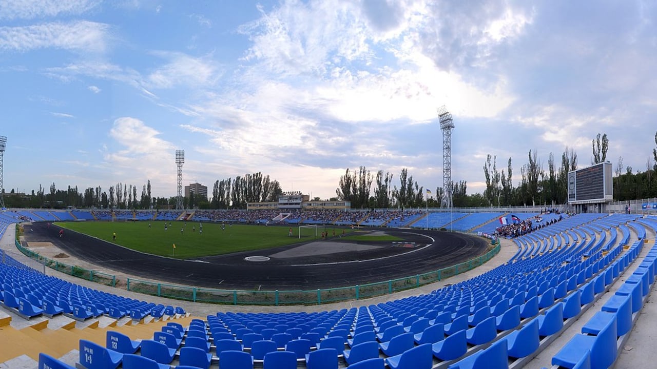 Estadio Central Mykolaiv,Ucrania fue bombardeado por Rusia Foto: @ukrfut24