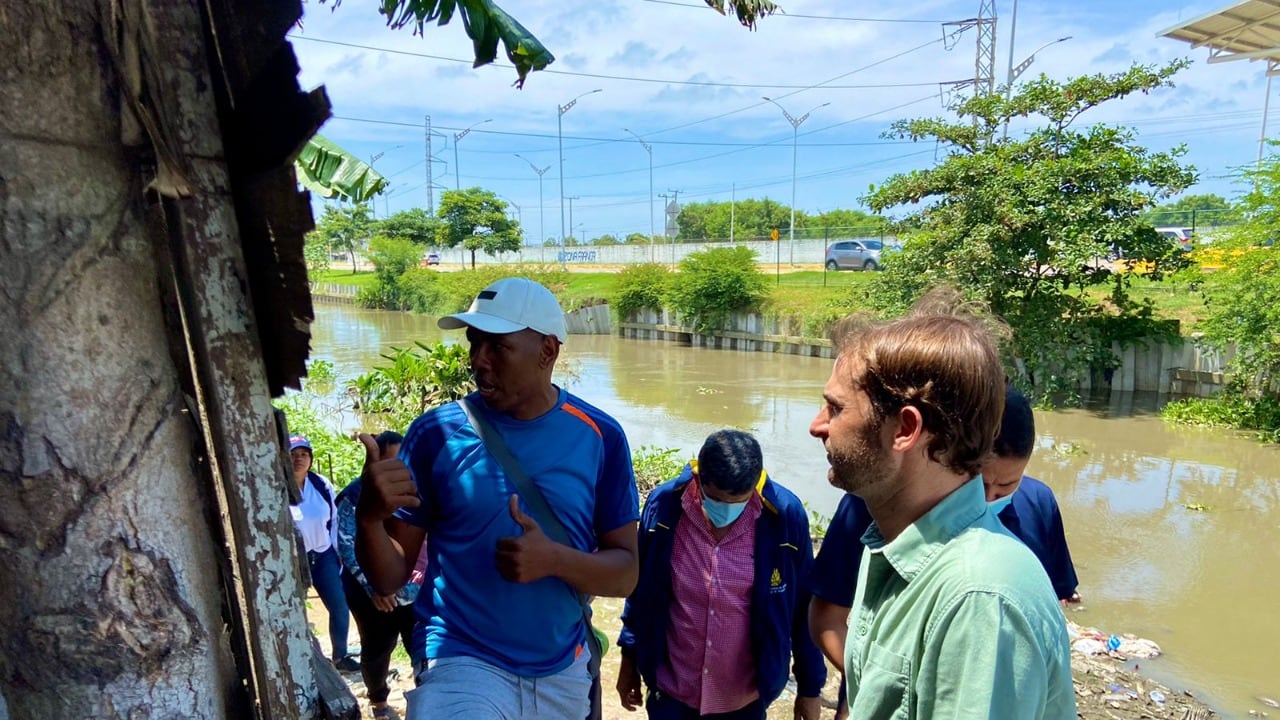 Distrito de Barranquilla hizo presencia institucional en sector del caño de La Ahuyama en intervención