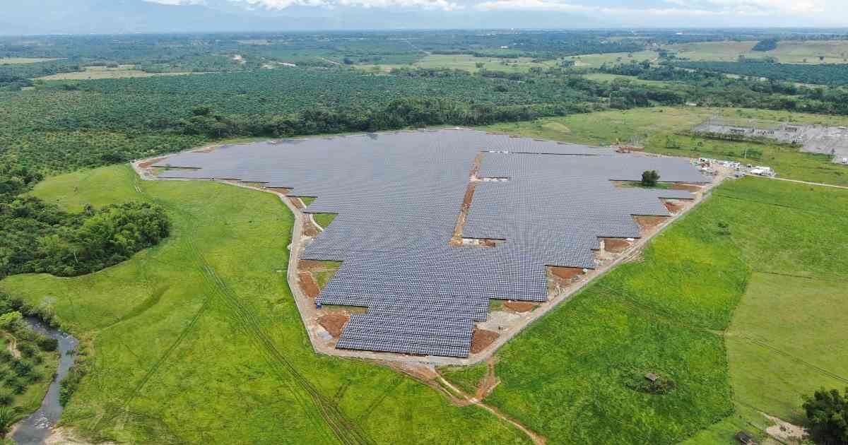 Parque Solar Castilla, situado en el Meta, el departamento que más tiene producción de energía solar fotovoltaica.