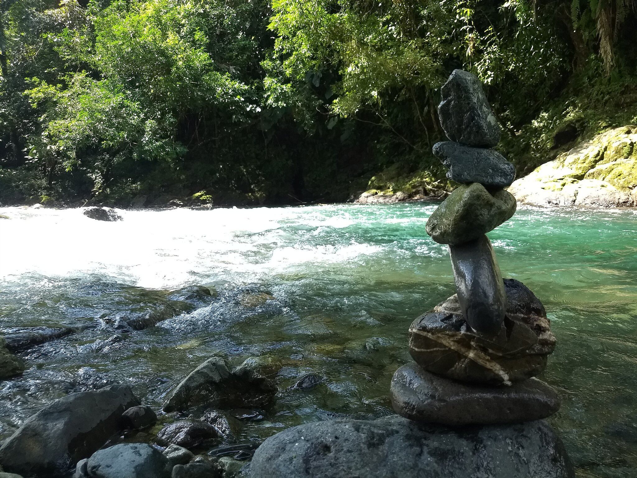 Los organismo de socorro lograron rescatar a otras 10 personas que también habían sido arrastradas.