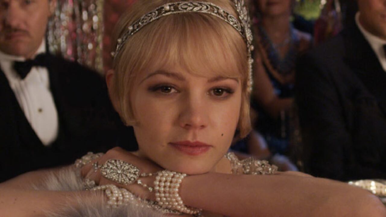 Como en todas las películas de Baz Luhrmann, las escenas de su versión de ‘El gran Gatsby’ están atiborradas de excesos. Además, se toma licencias arriesgadas con personajes como Daisy Buchanan (Carey Mulligan) y Nick Carraway (Tobey Maguire).