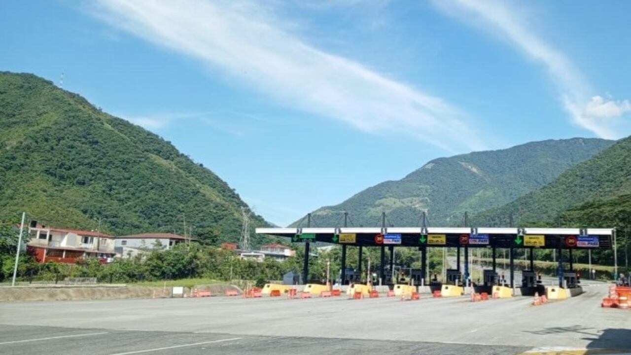 Coviandina autoriza el paso para vehículos de carga extadimensionada hasta de 3.60 metros de ancho