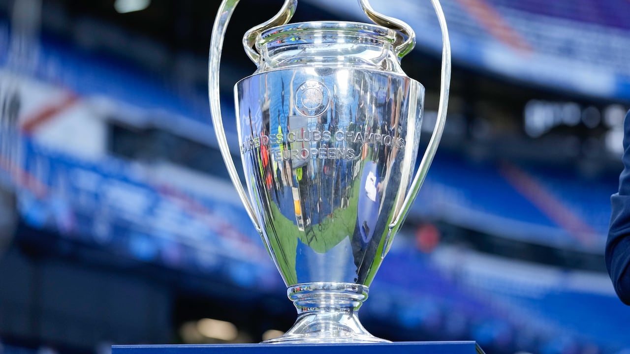 La Liga de Campeones de la UEFA, conocida en sus orígenes como Copa de Europa, es el torneo internacional oficial de fútbol más prestigioso a nivel de clubes entre los organizados por la Unión de Asociaciones Europeas de Fútbol.