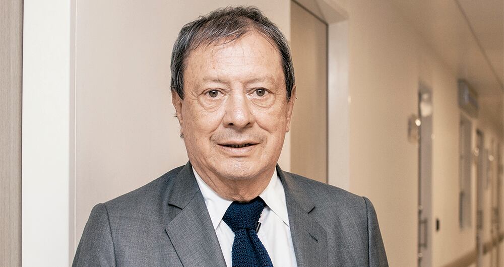   Mario Hernández recibió las dos dosis de Moderna tras haber sido vacunado con Sinovac. “Si no me sirve la una, me servirá la otra”, dijo el empresario. 