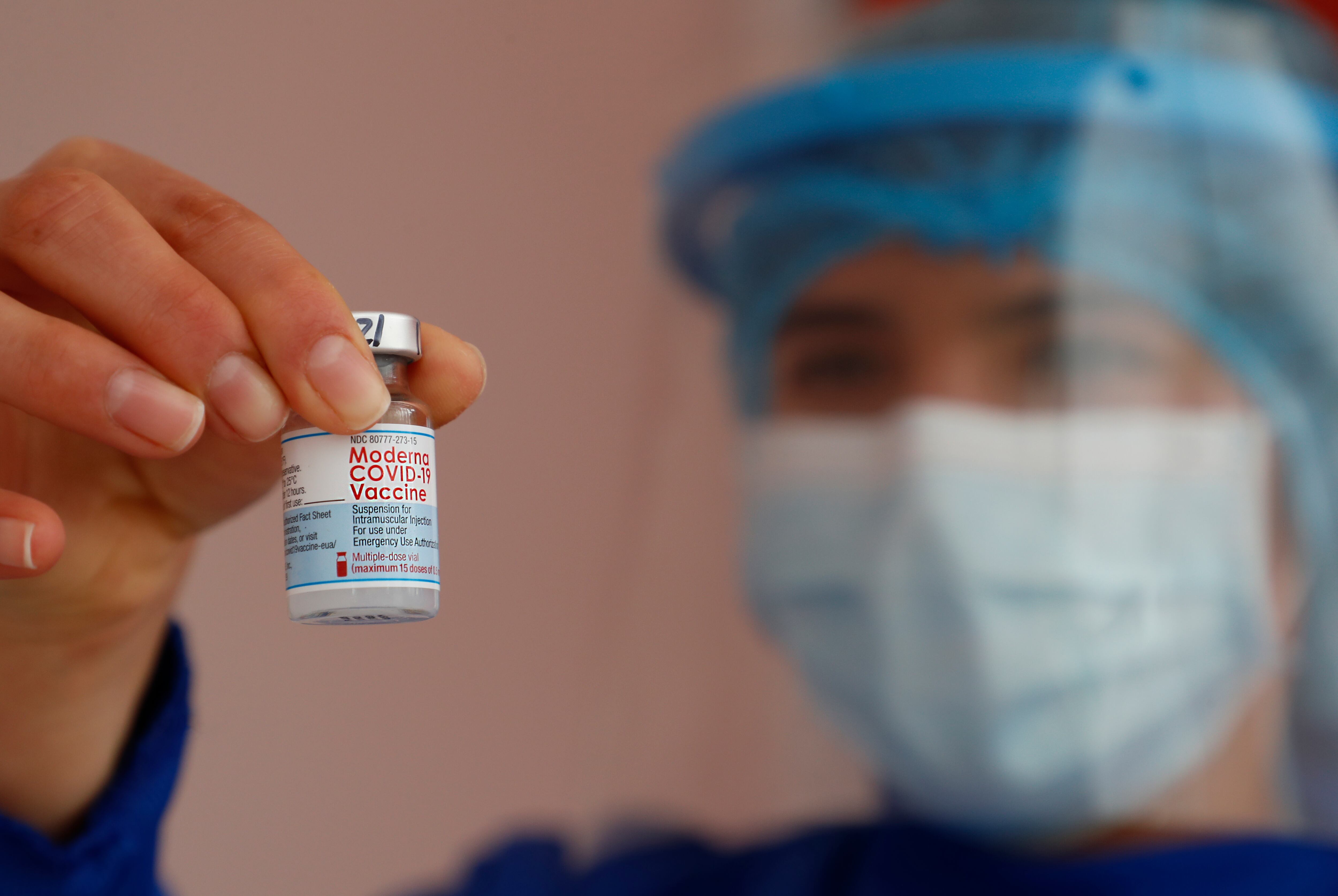 Vacuna de Moderna  contra covid-19 primeras dosis en Colombia
Bogota julio 28 del 2021
Foto Guillermo Torres Reina / Semana