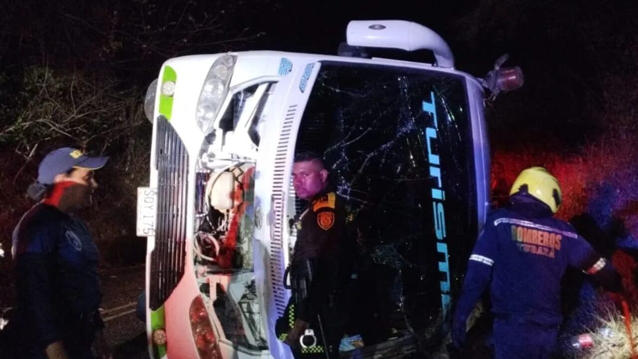 Un accidente de un bus en el Atlántico habría dejado 15 personas heridas.
