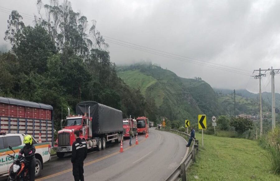 El mal clima en la zona del derrumbe hace imposible la apertura de la vía al Llano.
