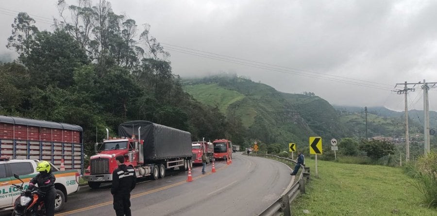El mal clima en la zona del derrumbe hace imposible la apertura de la vía al Llano.
