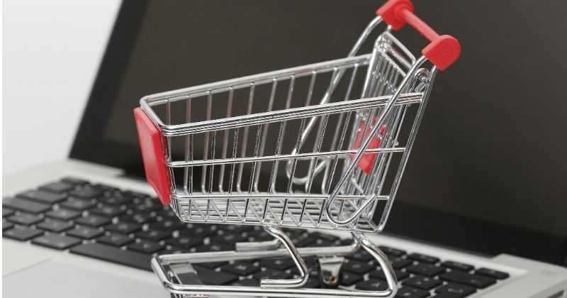 Durante las cuarentenas y confinamientos para prevenir el contagio, las plataformas digitales se han vuelto un canal importante para que los dueños de tiendas y pequeños supermercados mantengan sus ventas y estén conectados con sus proveedores y compradores.