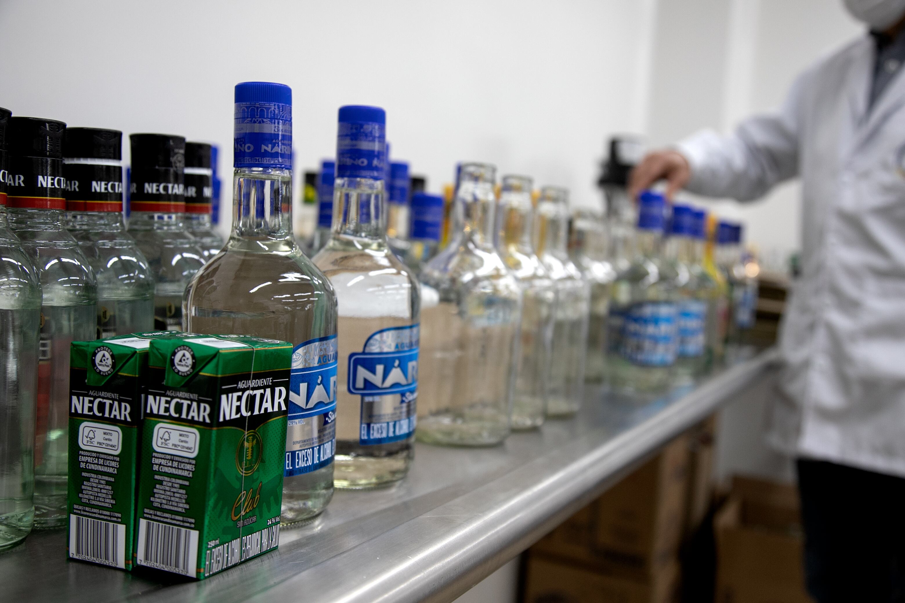 Juan Diego Alvira, licor adulterado