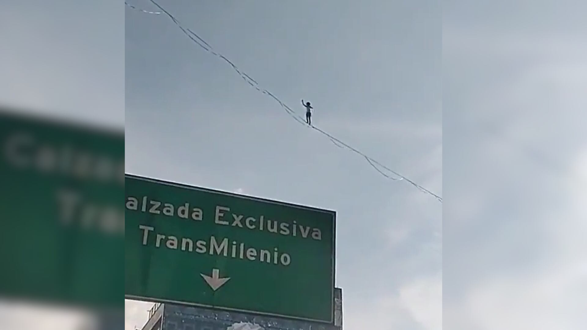 Trapecista en el centro de Bogotá