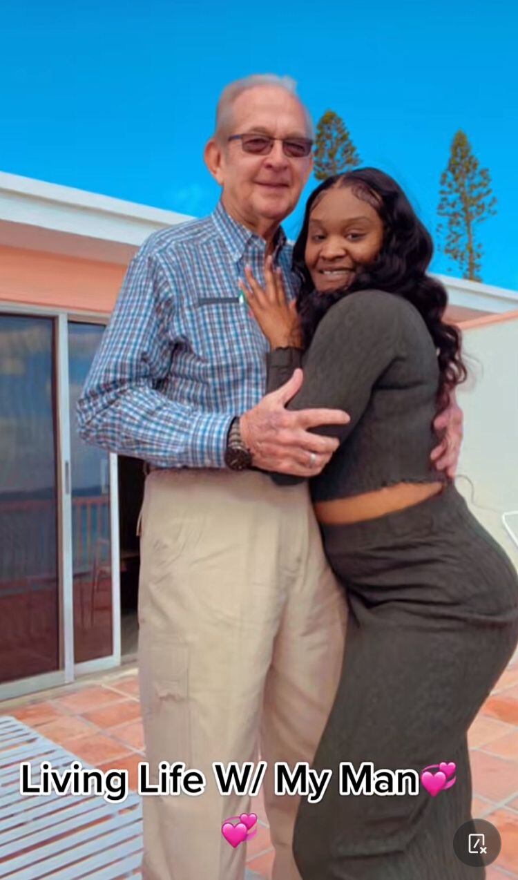 Miracle Pogue y Charles